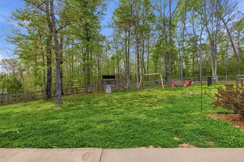Exterior - 596 Eno Rd, Dickson, TN 37055 photo 4 of 21