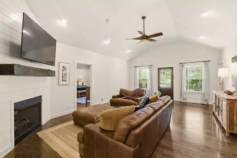 Living - 596 Eno Rd, Dickson, TN 37055 photo 1 of 2