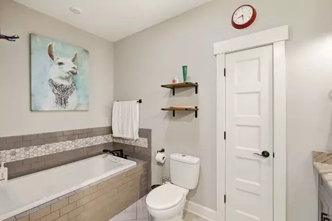 Bath - 596 Eno Rd, Dickson, TN 37055 photo 1 of 3
