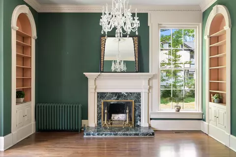 Living - 425 E Main St, Murfreesboro, TN 37130 photo 2 of 6