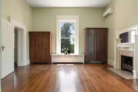 Bedroom - 425 E Main St, Murfreesboro, TN 37130 photo 2 of 4