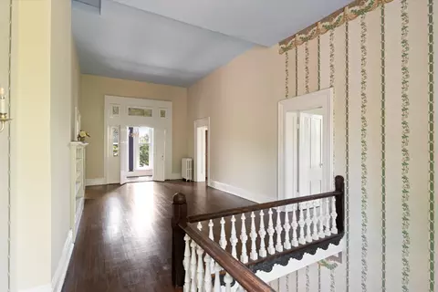 Entry Way - 425 E Main St, Murfreesboro, TN 37130 photo 10 of 11
