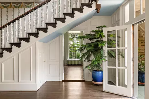 Entry Way - 425 E Main St, Murfreesboro, TN 37130 photo 5 of 11