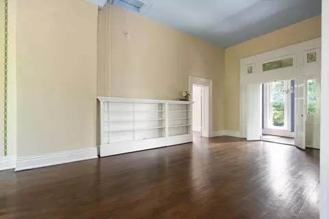 Living - 425 E Main St, Murfreesboro, TN 37130 photo 5 of 6