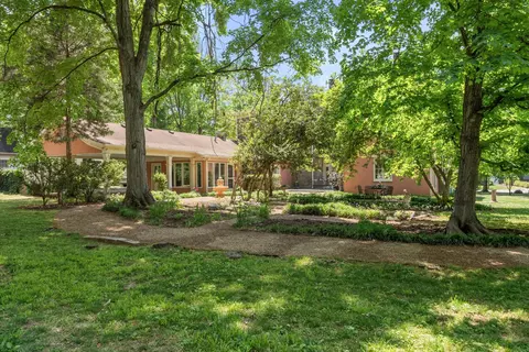 Exterior - 425 E Main St, Murfreesboro, TN 37130 photo 13 of 19