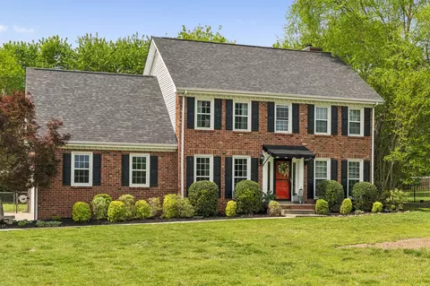 2884 Cages Bend Rd, Gallatin, TN 37066