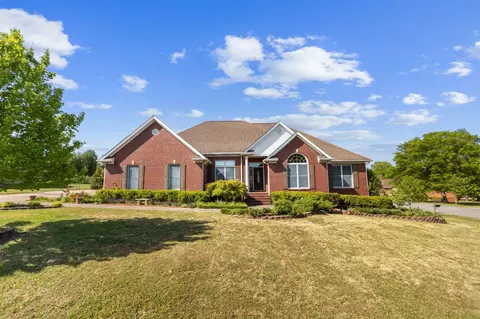 204 Wellsbrook Cir, Fayetteville, TN 37334
