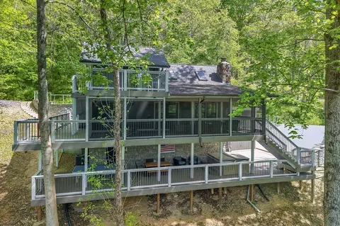 1097 Floating Mill Village Rd, Silver Point, TN 38582