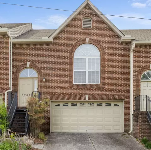 5752 Amalie Dr, Nashville, TN 37211