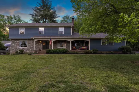 178 Meadowlake Dr, Hendersonville, TN 37075