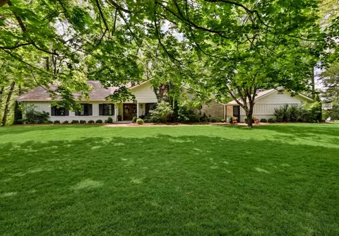 1667 Simpson Dr, Clarksville, TN 37043