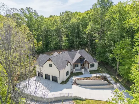 126 Dogwood Ct, Dickson, TN 37055