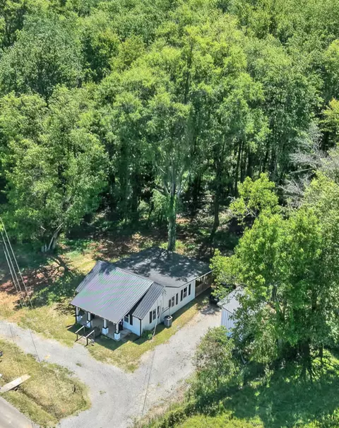 1151 Dry Creek Rd, Smithville, TN 37166