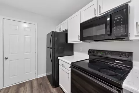 Kitchen - 2914 Roscommon Dr, Murfreesboro, TN 37128 photo 2 of 3