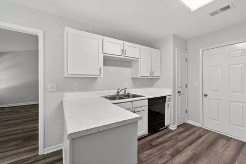 Kitchen - 2914 Roscommon Dr, Murfreesboro, TN 37128 photo 3 of 3