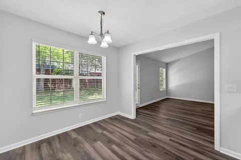 Dining - 2914 Roscommon Dr, Murfreesboro, TN 37128 photo 1 of 2