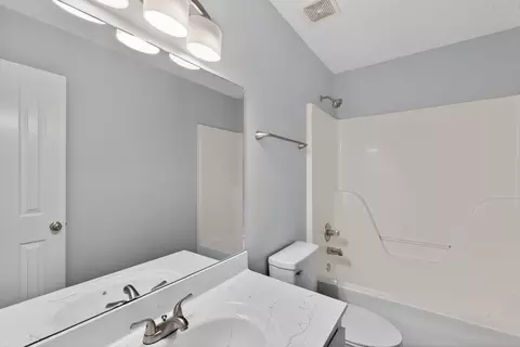 Bath - 2914 Roscommon Dr, Murfreesboro, TN 37128 photo 2 of 2