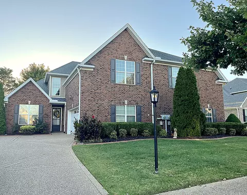 1009 Larkwood Dr, Hermitage, TN 37076