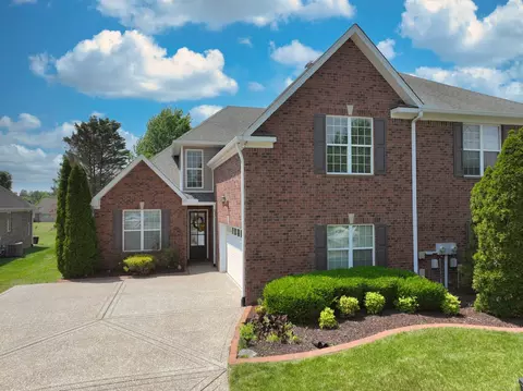 1009 Larkwood Dr, Hermitage, TN 37076