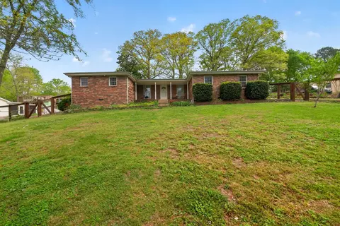 327 Dunbar Cave Rd, Clarksville, TN 37043