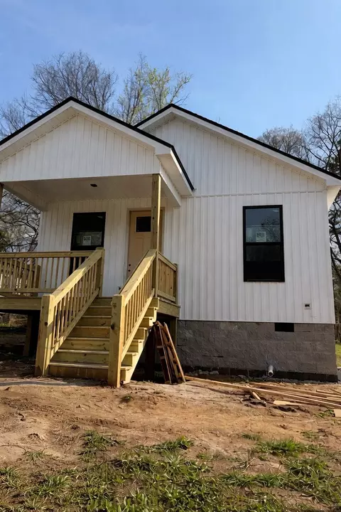 1002 College St W, Fayetteville, TN 37334