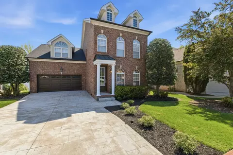 1046 Isaac Franklin Dr, Gallatin, TN 37066