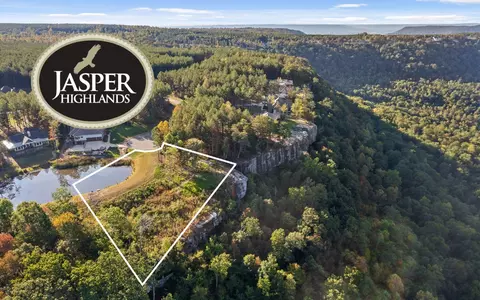 22 Moonshine Dr, Jasper, TN 37347