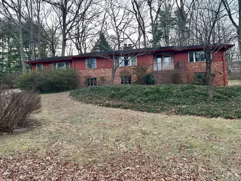 302 Arrow Dr, Signal Mountain, TN 37377