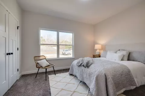 Bedroom - 1416 E Piney Rd, Dickson, TN 37055 photo 4 of 7