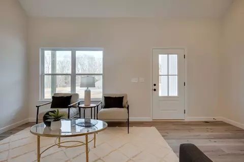 Entry Way - 1416 E Piney Rd, Dickson, TN 37055 photo 2 of 3