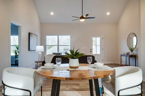 Dining - 1416 E Piney Rd, Dickson, TN 37055 photo 1 of 1