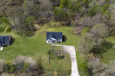 1416 E Piney Rd, Dickson, TN 37055