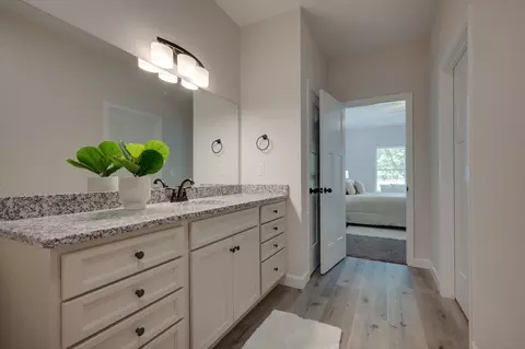 Entry Way - 1424 E Piney Rd, Dickson, TN 37055 photo 1 of 1