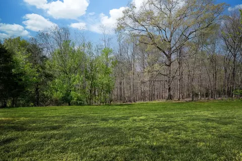 Exterior - 1424 E Piney Rd, Dickson, TN 37055 photo 3 of 7