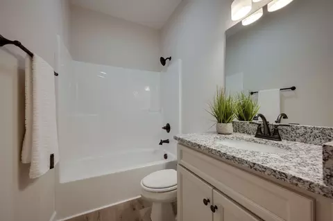 Bath - 1424 E Piney Rd, Dickson, TN 37055 photo 2 of 2