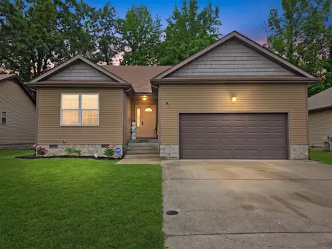 442 N Magnolia Dr, Clarksville, TN 37042