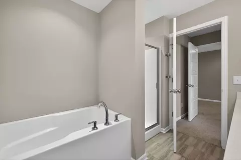 Bath - 3524 Learning Ln, Murfreesboro, TN 37128 photo 5 of 9