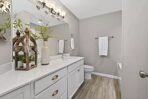 Bath - 3524 Learning Ln, Murfreesboro, TN 37128 photo 4 of 9
