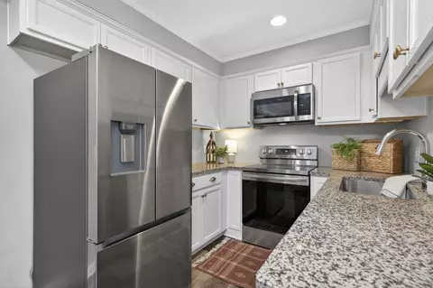 Kitchen - 3524 Learning Ln, Murfreesboro, TN 37128 photo 2 of 6