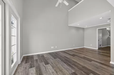 Living - 3524 Learning Ln, Murfreesboro, TN 37128 photo 3 of 4