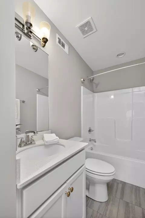 Bath - 3524 Learning Ln, Murfreesboro, TN 37128 photo 3 of 9