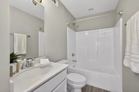 Bath - 3524 Learning Ln, Murfreesboro, TN 37128 photo 2 of 9