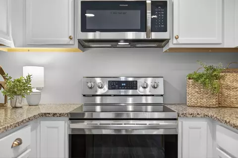 Kitchen - 3524 Learning Ln, Murfreesboro, TN 37128 photo 4 of 6