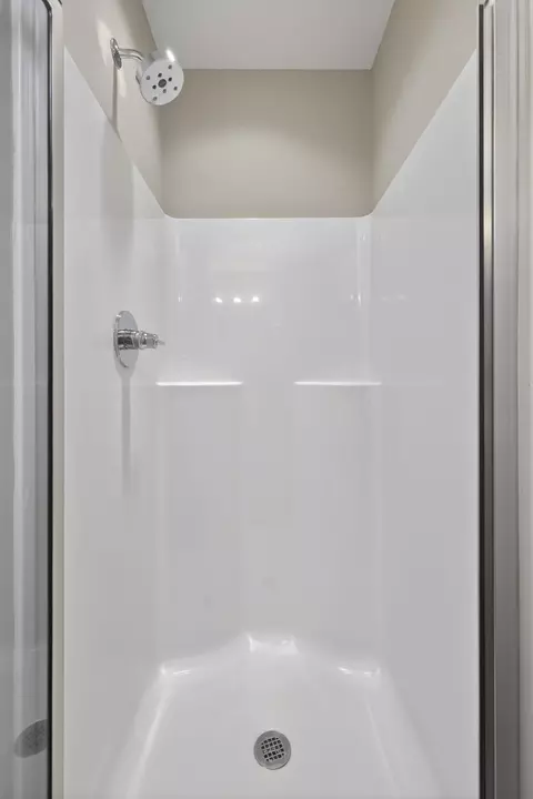 Bath - 3524 Learning Ln, Murfreesboro, TN 37128 photo 7 of 9