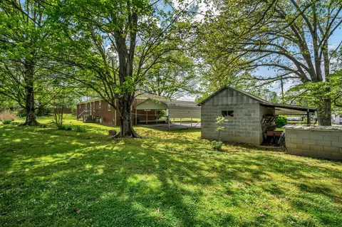 Exterior - 1006 Hershell St, Burns, TN 37029 photo 8 of 10
