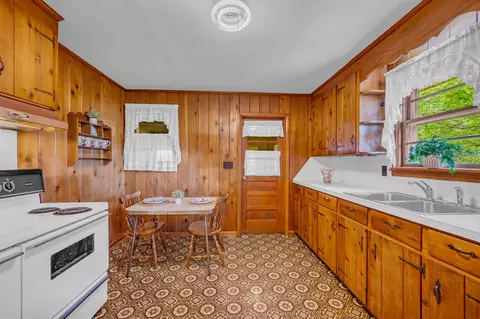 Kitchen - 1006 Hershell St, Burns, TN 37029 photo 4 of 4