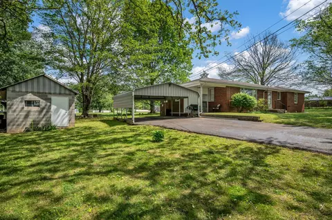 Exterior - 1006 Hershell St, Burns, TN 37029 photo 10 of 10