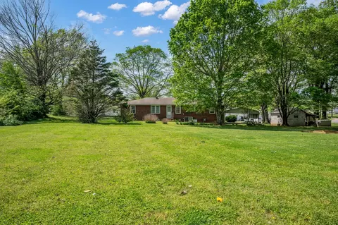 Exterior - 1006 Hershell St, Burns, TN 37029 photo 6 of 10