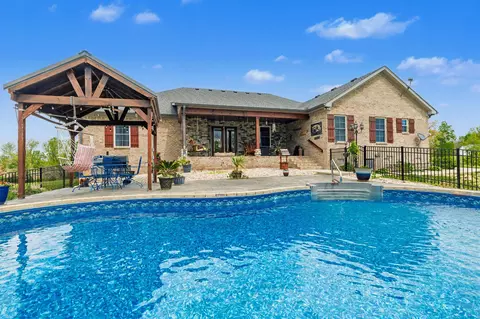 1560 Fairfield Rd, Westmoreland, TN 37186