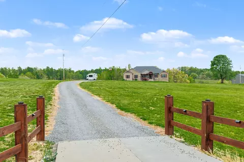 1560 Fairfield Rd, Westmoreland, TN 37186